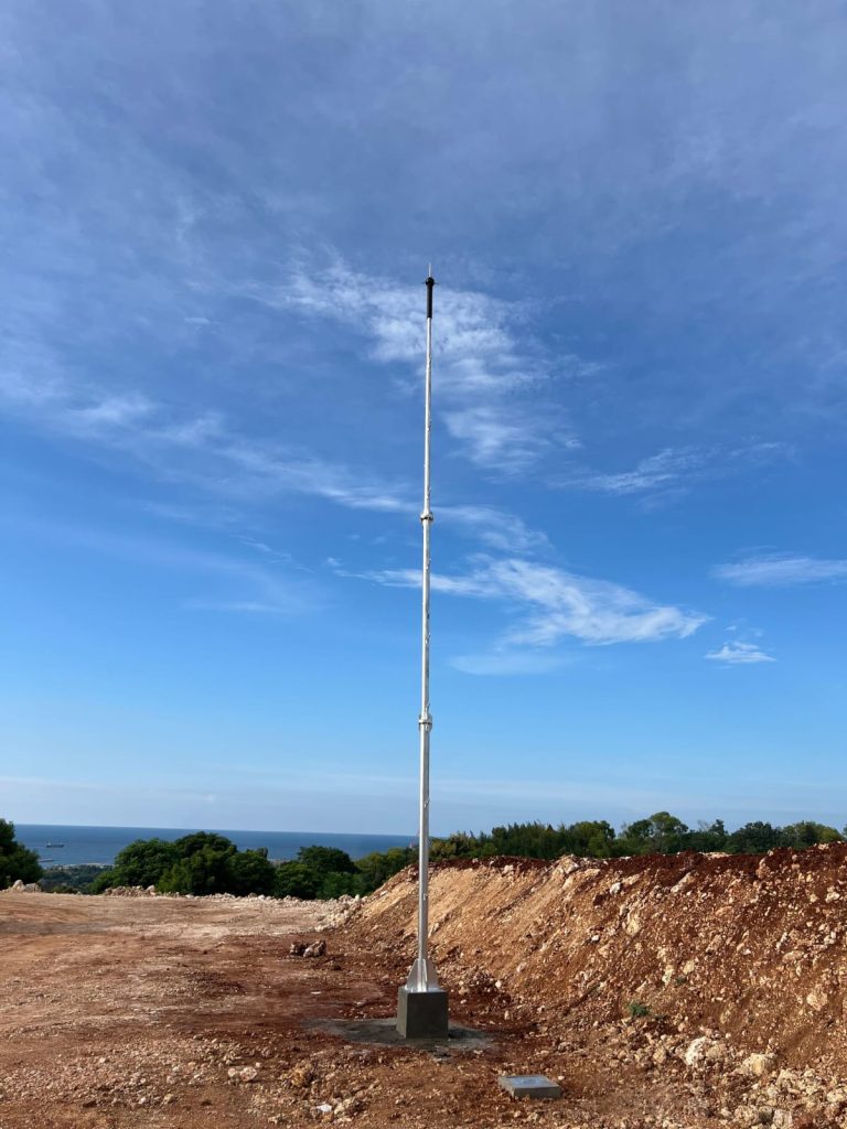 pemasangan penangkal petir PT. SKE di PT. United Tractors Semen Gresik Jawa Timur